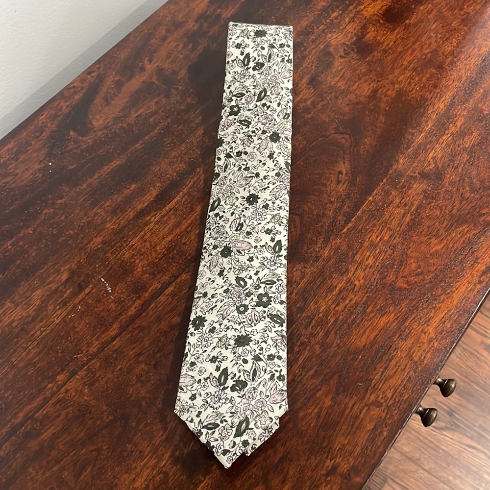Never worn floral tie
